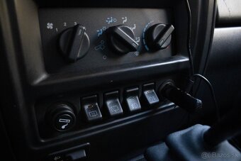 Jeep Cherokee 2.5 TD Sport 85kW 1999 - 13