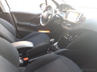 Peugeot 208 - 13