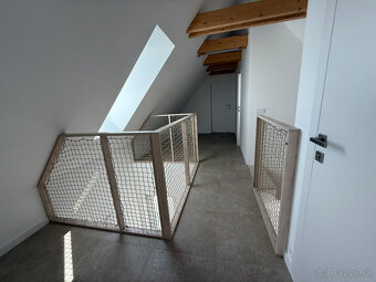 Na predaj 4-izbový dom / poschodový / vo vybavení ŠTANDARD - 13