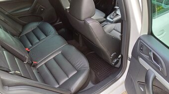 Škoda octavia combi RS.2.0TDI model2012dovoz top stav navi.. - 13