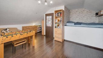 NA PREDAJ priestranný 4-izbový rodinný dom v Dunajskej Lužne - 13