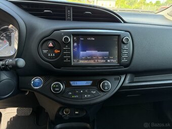 Toyota Yaris 1.5 Hybrid Live e-CTV,75KW.A1.5d.Kamera,Navy..1 - 13