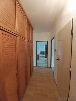 ⌂ Prenájom 2-izbový byt s balkónom 56 m2 Prievidzská Handlov - 13