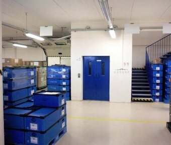 Výrobné, distribučné, parkovacie a kancelárske priestory na  - 13