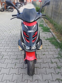 Aprilia SR 50 - 13