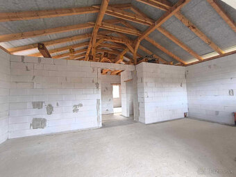 ‼️REZERVOVANÉ‼️ ROZOSTAVANÝ DOM, PREDAJ - VEĽKÉ KRŠTEŇANY‼️ - 13