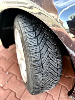 Volkswagen Golf V 2.0 TDI Nová STK - 13