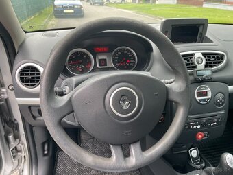 Renault Clio III 1.5 dCi - 13