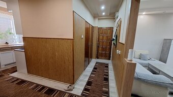 3 izbový byt, vlastné kúrenie, 2 kúpeľne, úplná rekonštrukci - 13