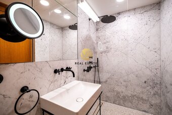 EXKLUZÍVNE NA PREDAJ - 3i byt 166m2 s terasou a 2x parking,  - 13