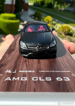 MJ Mercedes CLS 63 (1:64) - 13