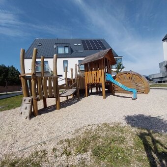 Exkluzívna príležitosť: Predaj priestranného apartmánu v Mal - 13