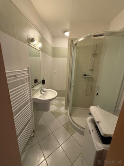 Predaj 2.5 izb. exkluzívny byt v centre BB s veľkou terasou - 13