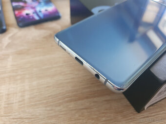 Samsung Galaxy S10 plus Blue - 13