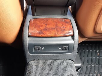 Audi A4 Avant 2.0 TDI Premium - 13