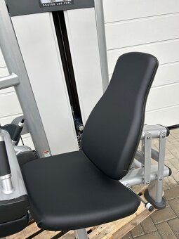 Zakopávanie v sede - Life Fitness Signature Seated Leg Curl - 13