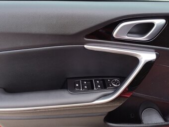 KIA Ceed SW, 1.5 T-GDi M6, GOLD - 13