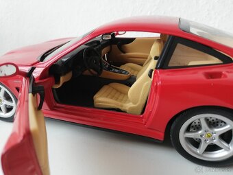 Hot wheels 1:18 Ferrari 550 Maranello - 13