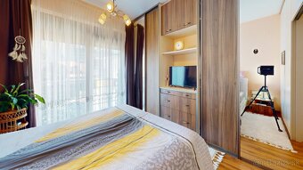 Rodinný dom s výhľadmi na hrad, 3 terasy + 2 polyfunkcie - 13