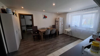 Na predaj slnečný a komfortný 4 izbový rodinný dom Senica. - 13