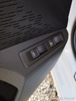 Škoda Octavia IV STYLE- 1.4Tsi iV hybrid,2700km,2024-AKCE - 13