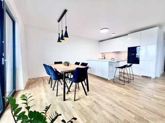 Prenájom - 4i byt s terasou a PS v projekte Guthaus - 13