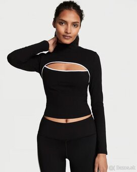 Victoria’s Secret top s výstrihom - 13