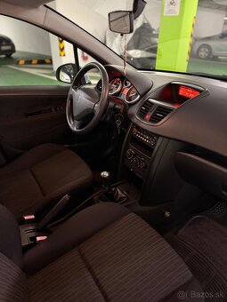 85600km. PEUGEOT 207 1.4 54kw kúp. v  SR 1/2011 - 13
