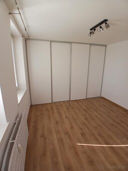 Krásny veľký 2 izbový byt s balkónom. - 13