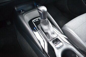 Toyota Corolla Combi 1.8 Hybrid Full LED - 13