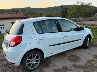Renault clio III hatchback - 13