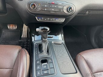 Kia Sorento 2.2 CRDi VGT 4WD 147kw Platinum A/T 7m - 13