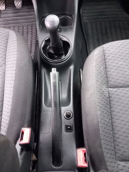 Škoda Fabia II Kombi 1.2 HTP ,51kW. Klima - 13