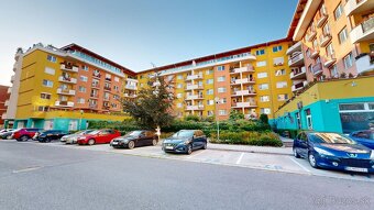 PREDAJ priestranného bytu v úžasnej lokalite – Bratislava - 13