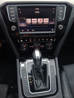 VW Passat Variant B8 2,0 TDi DSG 110 kW Highline r.v. 2016 - 13