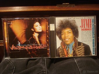 CD N.CAVE B.SOUTH HENDRIX OLDFIELD RAMONES CLASH S.MINDS REM - 13