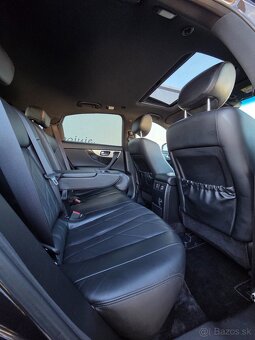 Infiniti QX70 S - 13