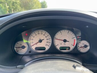 Chrysler Grand Voyager - 13