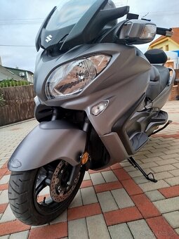 Suzuki Burgman 650 executive. - 13