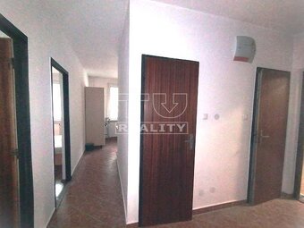 NA PREDAJ 2- IZBOVÝ BYT V TRENČ. TEPLICIACH, SNP 67 M2 S... - 13