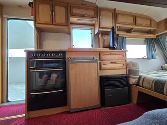 Predam karavan Elddis Odyssey 524 - 13