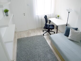 ✅  Tichý 3i byt v centre, balkón, výťah, parkovanie - 13