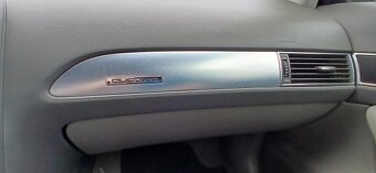 AUDI A6 Avant quattro - 13