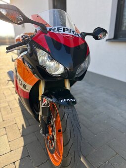 Honda cbr 1000 rr REPSOL - 13
