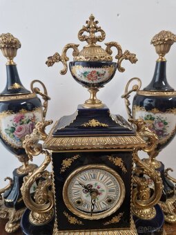 Porcelánové hodiny a vázy - 13
