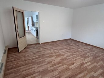 Veľký rodinný dom na predaj - Kysucké Nové Mesto - Ochodnica - 13