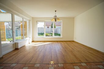 Na predaj 4 izbový podkrovný dom, veľká terasa, garáž, Rajka - 13