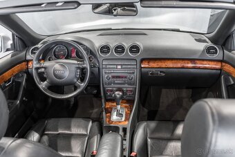 Audi A4 Cabriolet 2.4 V6 multitronic - 13