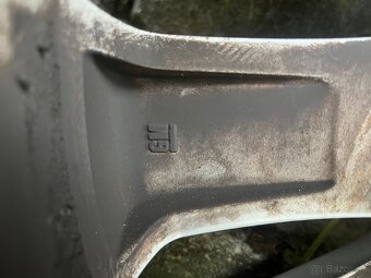 Opel Insignia OEM kolesá R19 8,5J ET45 - 13