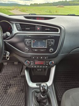 KIA Cee’d Hatchback 1.6 diesel, 100kw Manuál - 13